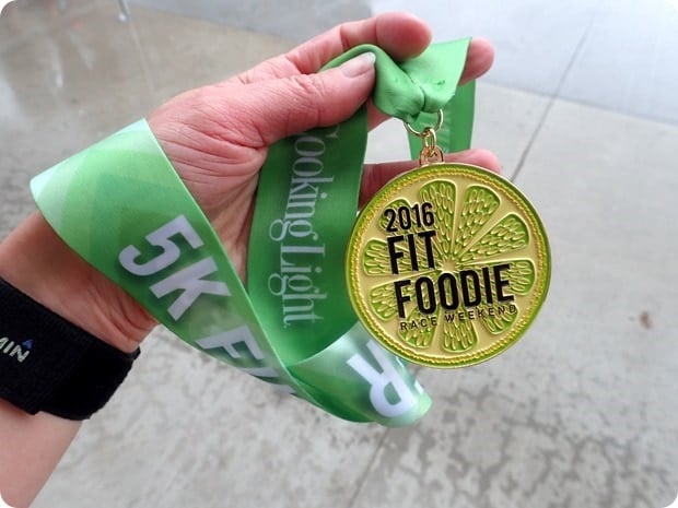 fit foodie race medal